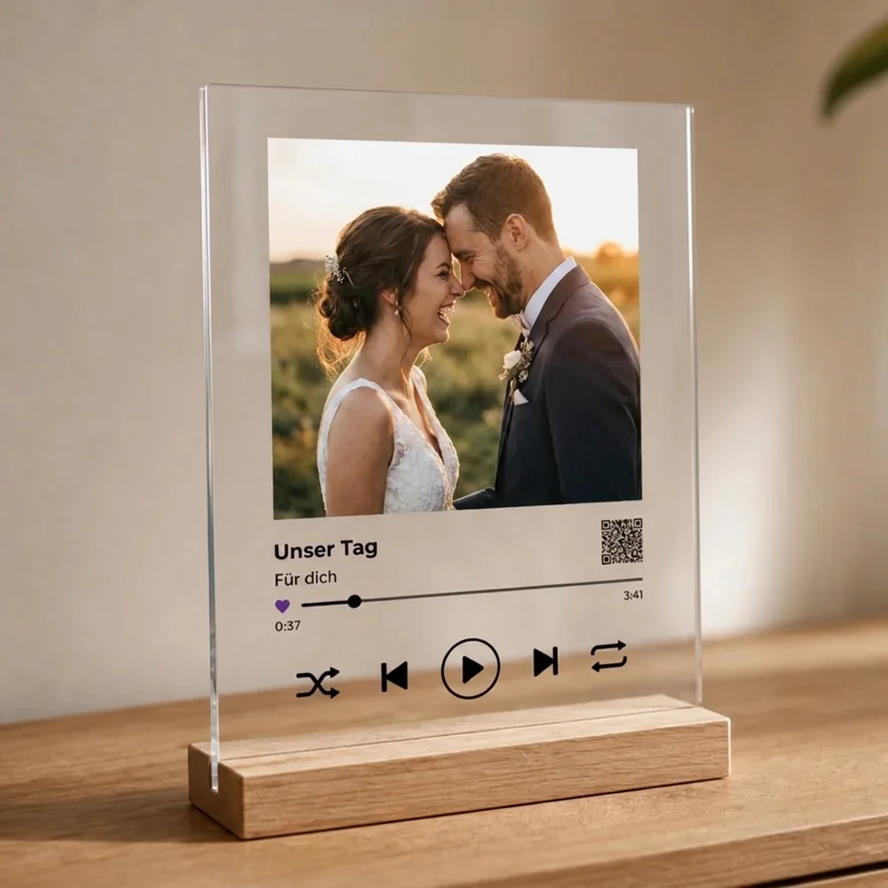 Acrylic glass with a wedding photo and the song as a player, available as an add-on